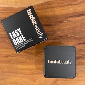 NWT HUDA BEAUTY Easy Bake Loose Baking & Setting Powder Full Size - Cupcake